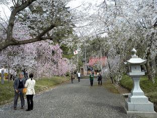 食堂民宿さと山