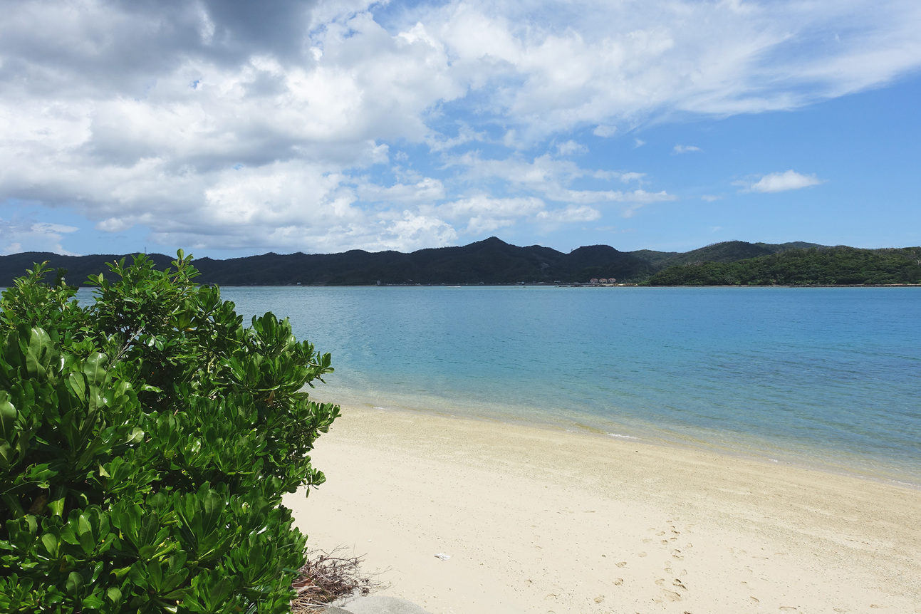 Mae-Hida (House with a Private Beach)